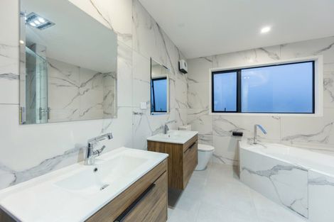 Photo of property in 35 Johns Creek Crescent, Silverdale, 0932