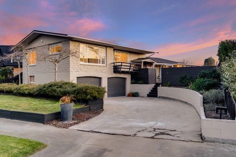 Photo of property in 25 Hillcrest Place, Avonhead, Christchurch, 8042