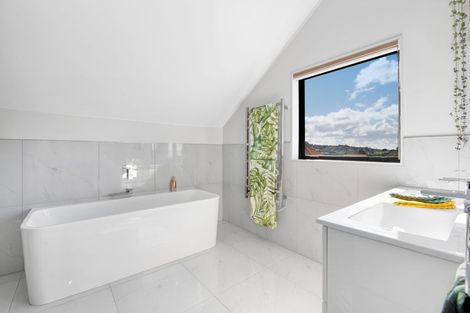 Photo of property in 7a Parkwood Crescent, Gulf Harbour, Whangaparaoa, 0930