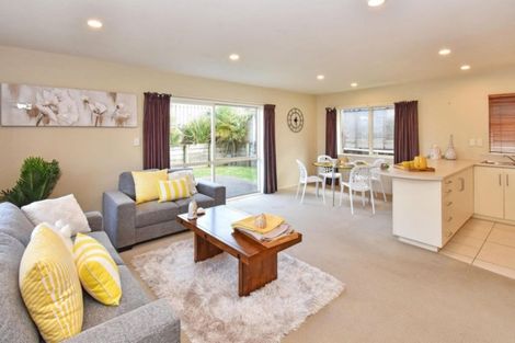 Photo of property in 3a Stevenson Road, Clarks Beach, 2122