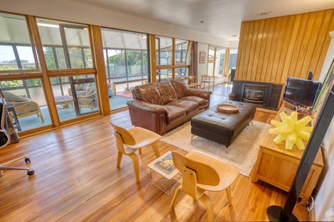 Photo of property in 37 Main South Road, Karoro, Greymouth, 7805