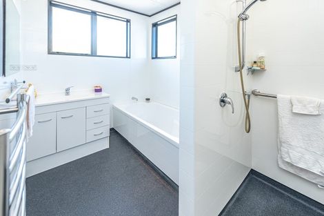 Photo of property in 26 Tower Crescent, Durie Hill, Whanganui, 4500