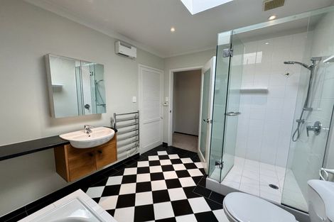 Photo of property in 10 Marine Terrace, Bayswater, Auckland, 0622
