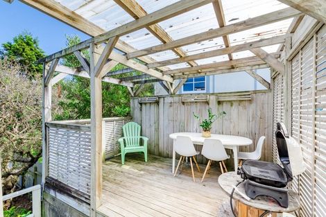 Photo of property in 131 Renown Road, Raumati South, Paraparaumu, 5032