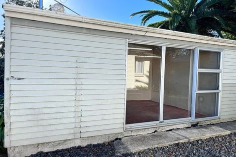 Photo of property in 68 Sutton Crescent, Papakura, 2110