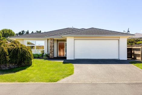Photo of property in 26 Otupoa Way, Paraparaumu, 5032