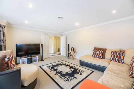 Photo of property in 39 Sapperton Drive, Henderson, Auckland, 0612