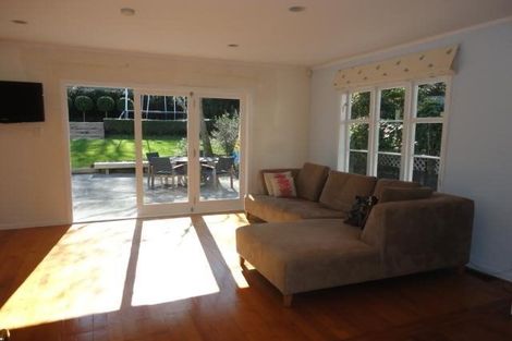 Photo of property in 40 Belle Vue Avenue, Northcote Point, Auckland, 0627