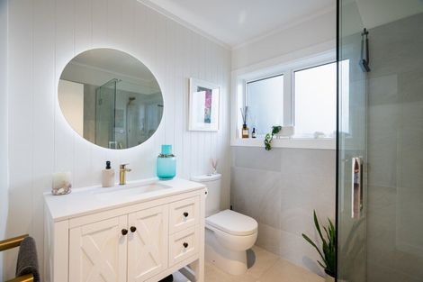 Photo of property in 2/6 Marsh Avenue, Forrest Hill, Auckland, 0620