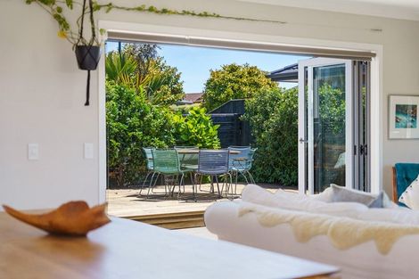 Photo of property in 35 Simpson Crescent, Raumati Beach, Paraparaumu, 5032