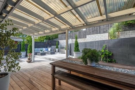 Photo of property in 17 Brigantine Drive, Beach Haven, Auckland, 0626