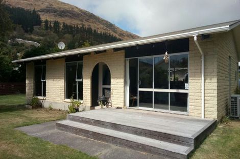 Photo of property in 33 Sumnervale Drive, Sumner, Christchurch, 8081
