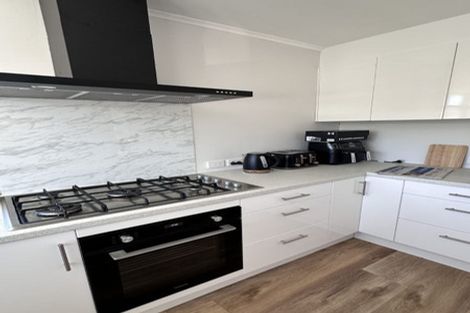 Photo of property in 24 Severn Street, Island Bay, Wellington, 6023