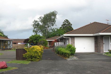 Photo of property in 2/14 Ross Martin Court, Conifer Grove, Takanini, 2112