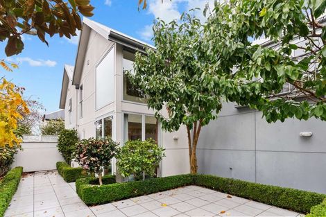 Photo of property in 4/1010 Colombo Street, St Albans, Christchurch, 8014