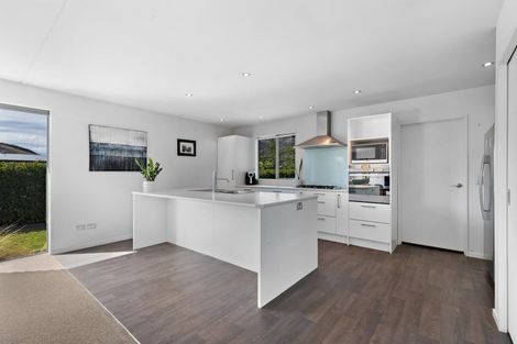 Photo of property in 5 Nerin Square, Lake Hayes, Queenstown, 9304