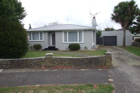 Photo of property in 16 Stirling Crescent, Hokowhitu, Palmerston North, 4410