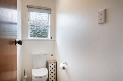 Photo of property in 20 Vista Crescent, Maoribank, Upper Hutt, 5018