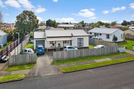 Photo of property in 72 Maplesden Drive, Clendon Park, Auckland, 2103