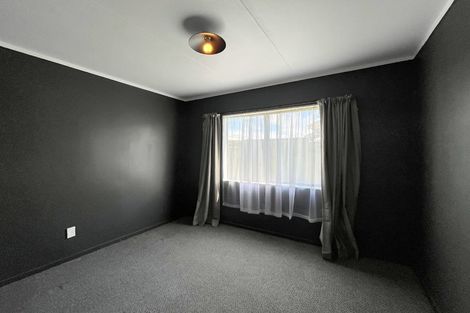 Photo of property in 27 Tiller Close, Kelvin Grove, Palmerston North, 4414