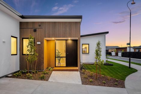 Photo of property in 14 Pembrook Close, Rangiora, 7400