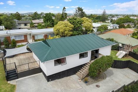 Photo of property in 21a Tahi Terrace, Glen Eden, Auckland, 0602