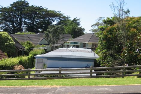 Photo of property in 3/11 Aorangi Place, Birkenhead, Auckland, 0626