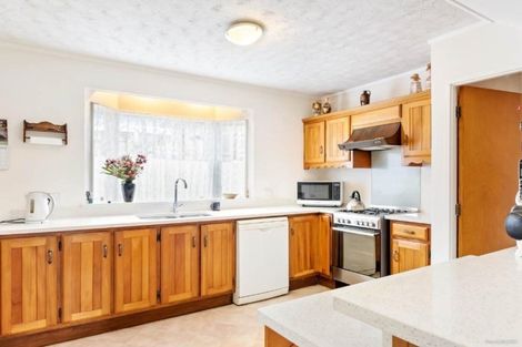 Photo of property in 34 Akoranga Drive, Northcote, Auckland, 0627