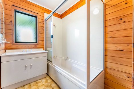 Photo of property in 14 Chardon Place, Henderson, Auckland, 0612