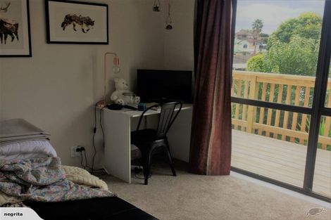 Photo of property in 1/70 William Bayes Place, Red Beach, 0932