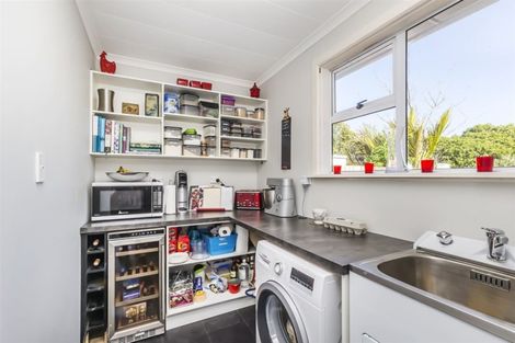 Photo of property in 6 Mayfair Place, Tawa, Wellington, 5028