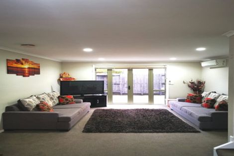 Photo of property in 24 Barnea Circle, Glen Eden, Auckland, 0602