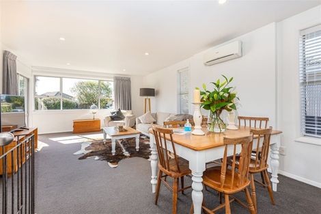 Photo of property in 68 Winters Road, Redwood, Christchurch, 8051