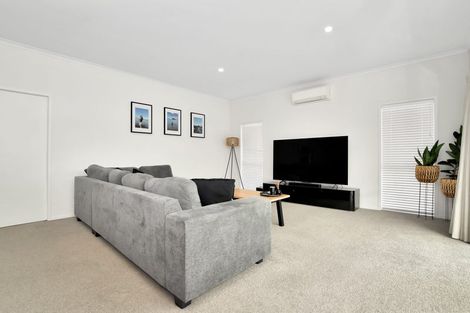 Photo of property in 28 Excelsa Place, Papamoa Beach, Papamoa, 3118