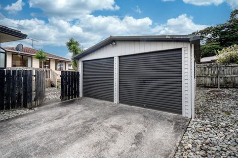 Photo of property in 32 De Quincey Terrace, Highland Park, Auckland, 2010