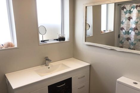 Photo of property in 52 Vardon Road, St Andrews, Hamilton, 3200