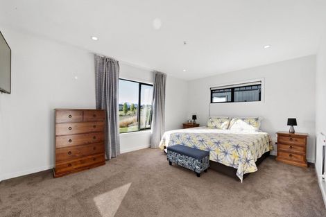 Photo of property in 10 Falconer Rise, Jacks Point, Queenstown, 9371