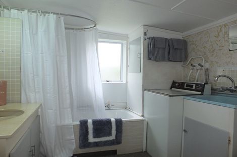 Photo of property in 45 Nash Parade, Foxton Beach, Foxton, 4815