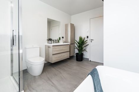 Photo of property in 40 Mount Creighton Crescent, Wanaka, 9305