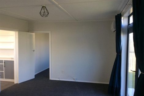 Photo of property in 9a Arawa Place, Castlecliff, Whanganui, 4501