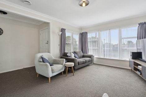 Photo of property in 2 Selwyn Street, Levin, 5510