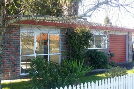 Photo of property in 2/13 Bunnythorpe Road, Papakura, 2110