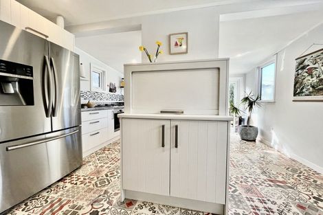 Photo of property in 18 Hector Street, Petone, Lower Hutt, 5012