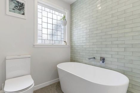 Photo of property in 24 Buchanan Street, Kingsland, Auckland, 1021