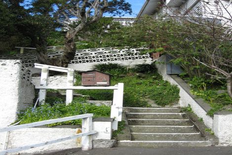 Photo of property in 5a Grove Road, Kelburn, Wellington, 6012