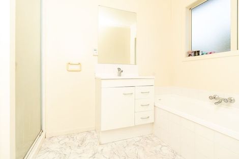 Photo of property in 48 Catalina Drive, Melville, Hamilton, 3206