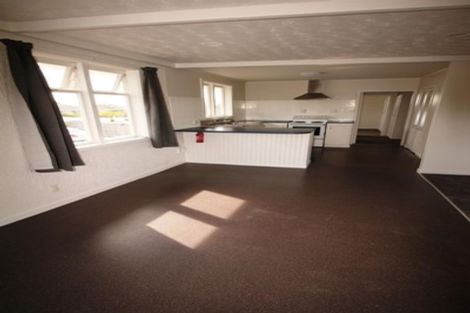 Photo of property in 42 Roberts Road, Te Atatu South, Auckland, 0610