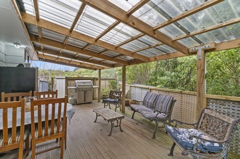 Photo of property in 37 Hookway Grove, Paraparaumu, 5032