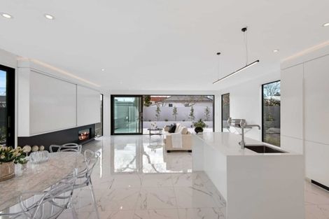 Photo of property in 74 Merivale Lane, Merivale, Christchurch, 8014