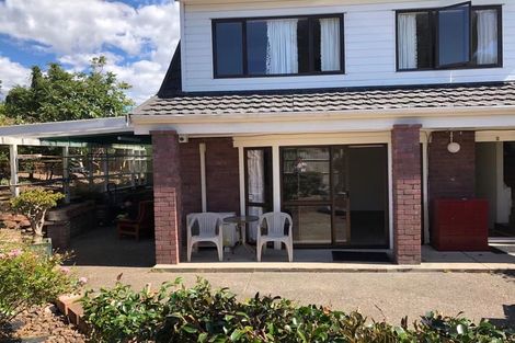 Photo of property in 2/22 Cornelian Crescent, Half Moon Bay, Auckland, 2012